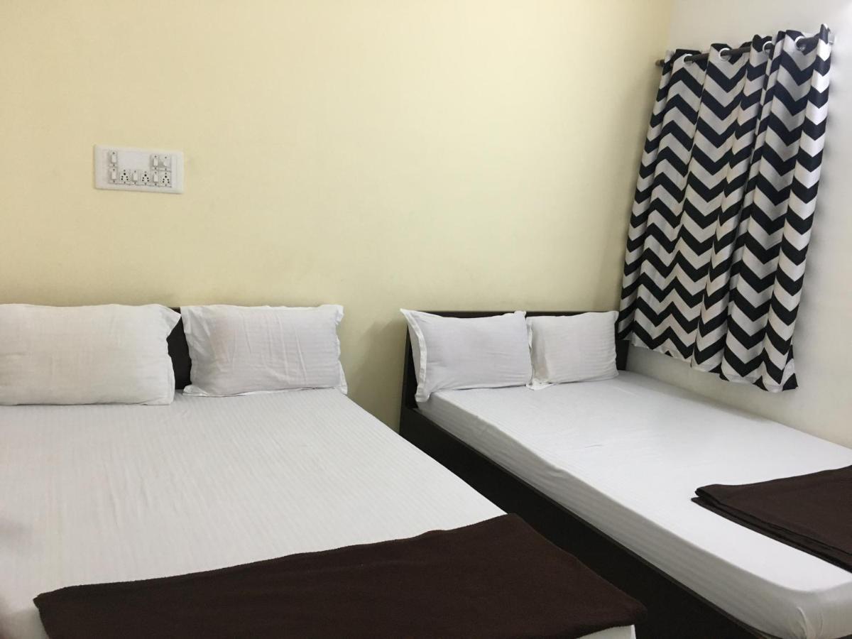 Srirangam Suit Rooms Tiruchirappalli Kültér fotó