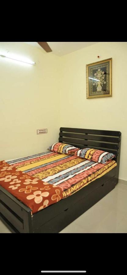 Srirangam Suit Rooms Tiruchirappalli Kültér fotó