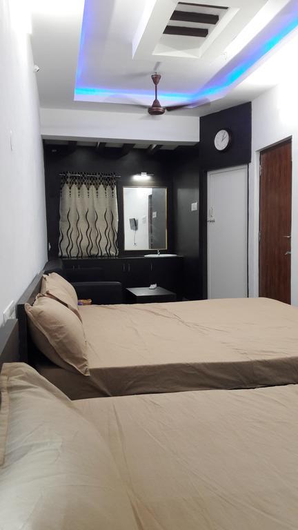 Srirangam Suit Rooms Tiruchirappalli Kültér fotó