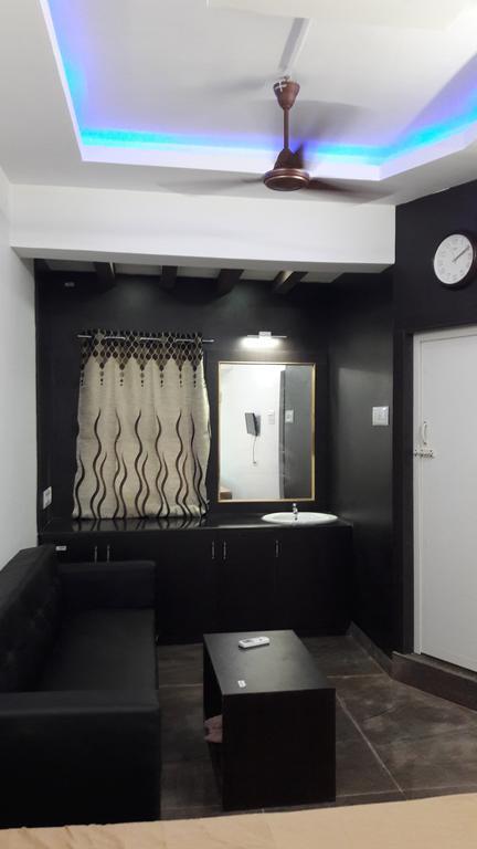 Srirangam Suit Rooms Tiruchirappalli Kültér fotó