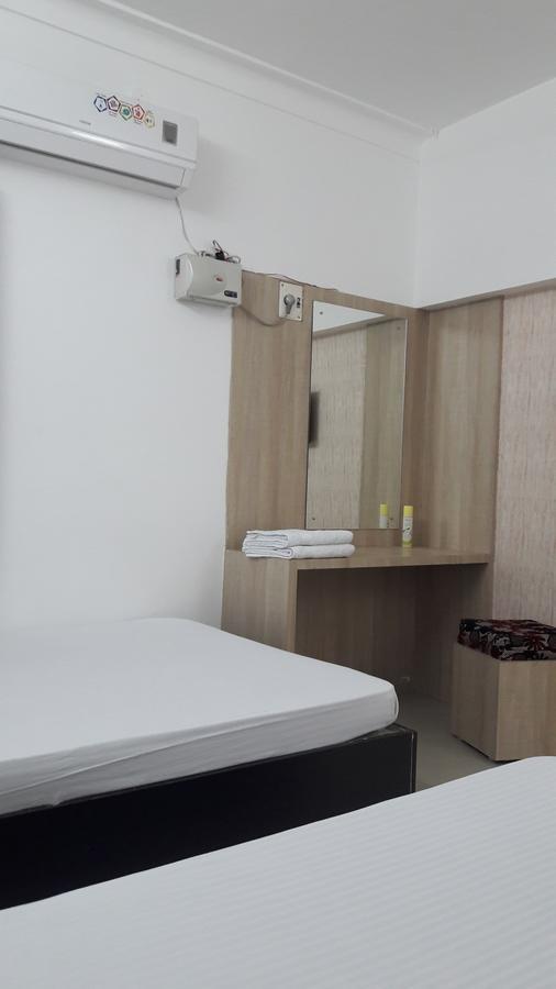 Srirangam Suit Rooms Tiruchirappalli Kültér fotó